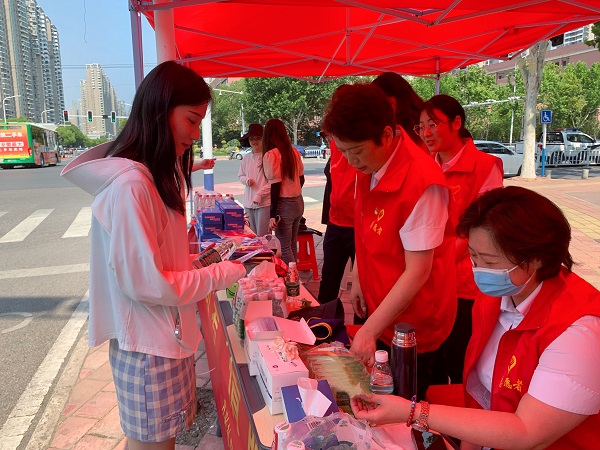 助力學子圓夢，踐行國企擔當  安徽鹽業(yè)地產(chǎn)集團組織愛心助考公益活動